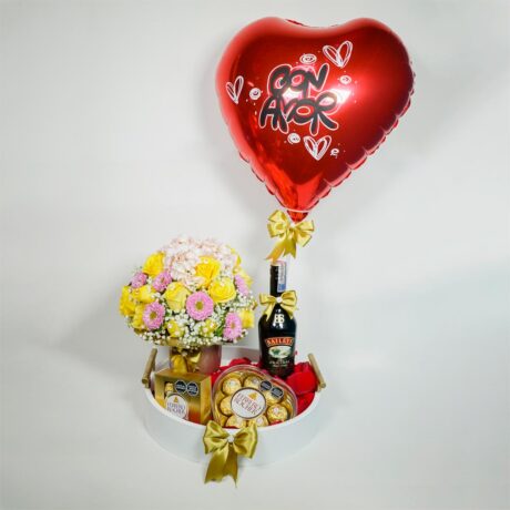 caja sorpresa con rosas y margaritas, chocolates ferrero, baileys