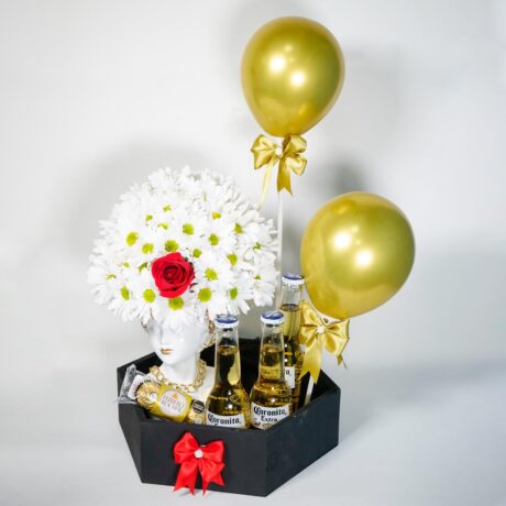 bandeja sorpresa con margaritas, cervezas corona, chocolates y globo