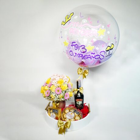 caja sorpresa con rosas y margaritas, chocolates ferrero, baileys