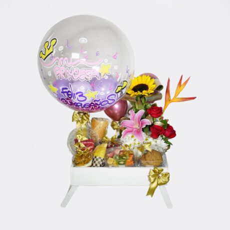 desayuno sorpresa bandeja y globo siliconado y arreglo de flores