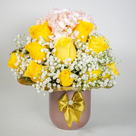 rosas amarillas hortencias y gitso