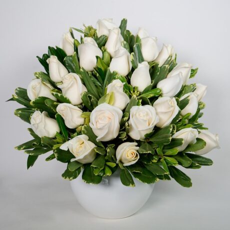 Bombonera blanca rosas